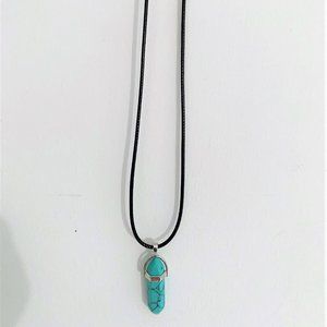 CRYSTAL POINT CHARKA PENDANT HEALING NEGLACE